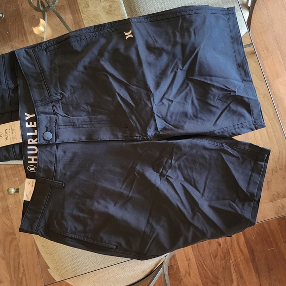 NWT Hurley Men's Black Shorts SIZE 34 and 36 - Picture 4 of 4